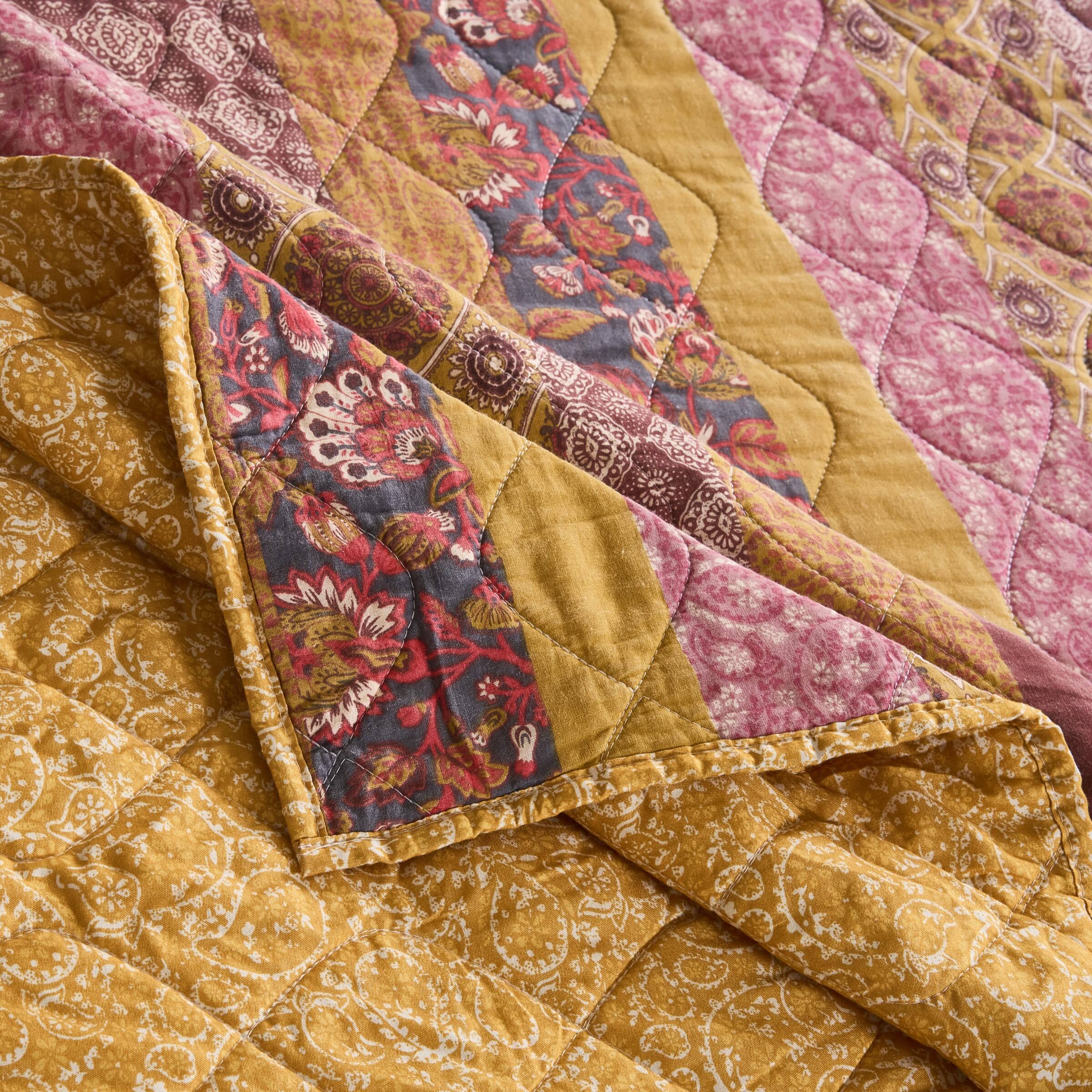 Back. BreeBe - Marigold Quilt Set 3-Piece King/Cal King - Sunset.