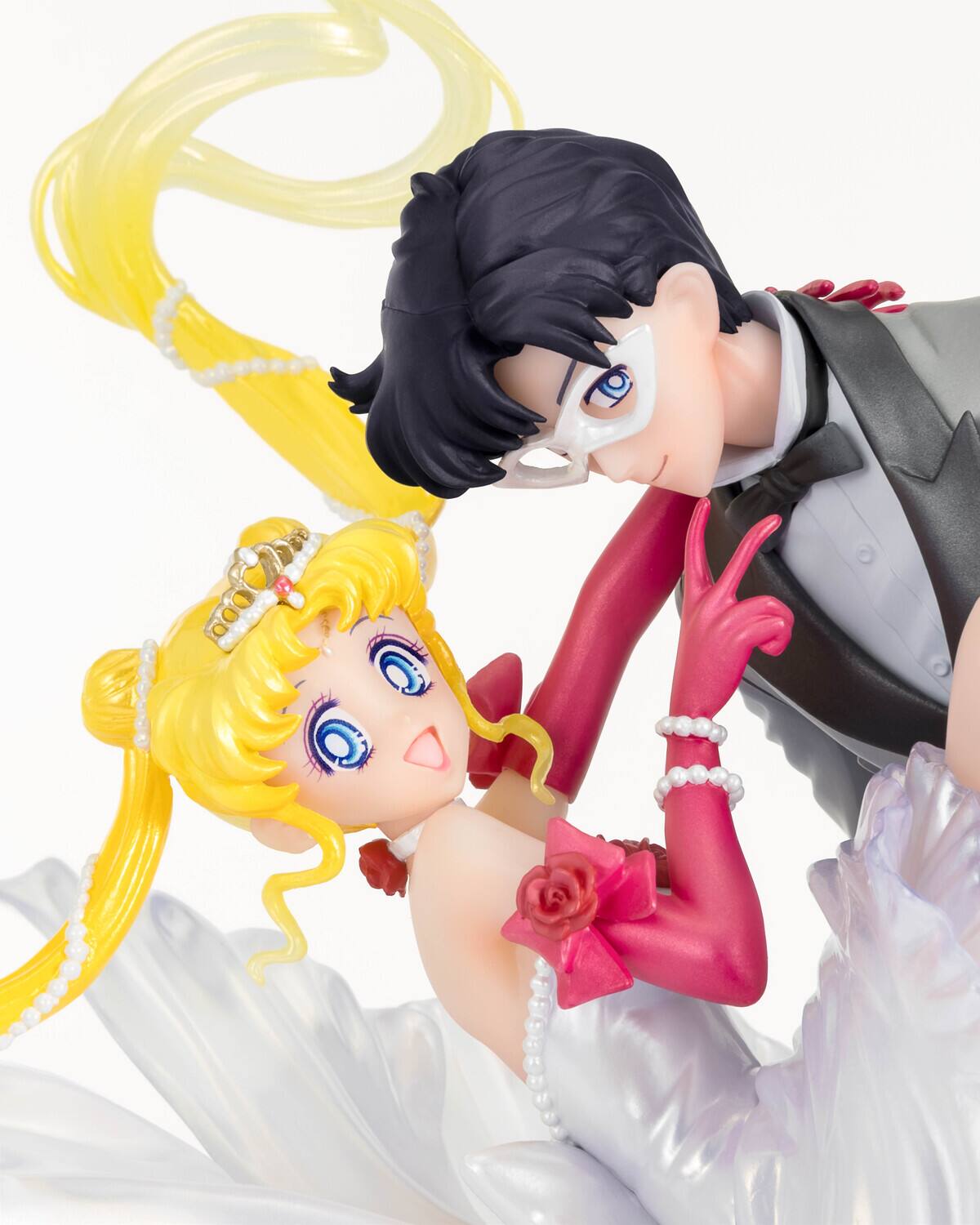 Alt View 3. Bandai - Tamashii Nations - Sailor Moon - FiguartsZero chouette - Usagi & Tuxedo Mask (Moonlight Glow - COLLECTIBLES - Multicolor.