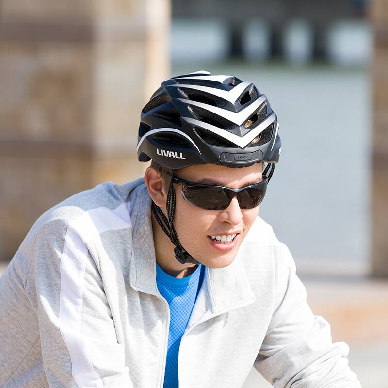 Back. LIVALL - LIVALL -BH62 Neo Smart Helmet with Bluetooth Speakers, Smart Lighting & Fall Detection with SOS Alert - Large - Black - Black&White.