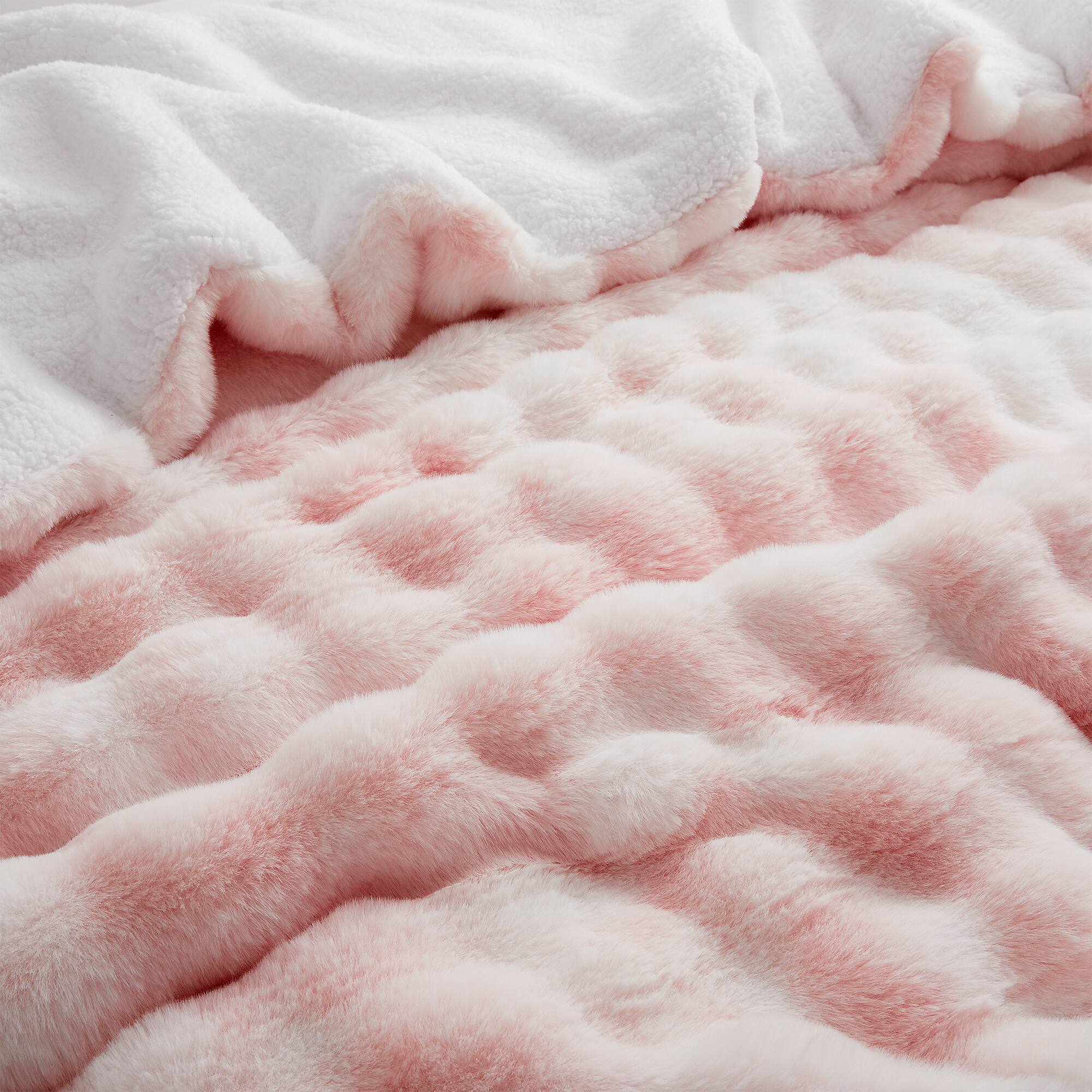 Back. Peace Nest - Peace Nest Ultra-Soft Faux Fur Comforter Set with Plush Tie-Dye & Reversible Sherpa, Pink, King - Pink.