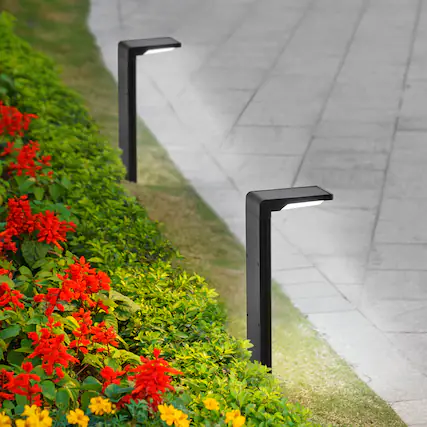 Front. Oumilen - 2-Pack 16.14In Solar Pathway Lights White LED L-Shaped Outdoor Stake Lights.