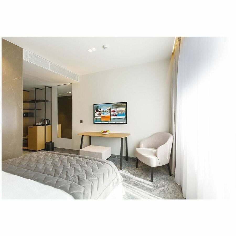 Alt View 2. Samsung - Samsung HG32CF800NF 32" Smart LED-LCD TV - Quantum Dot LED Backlight - Black.