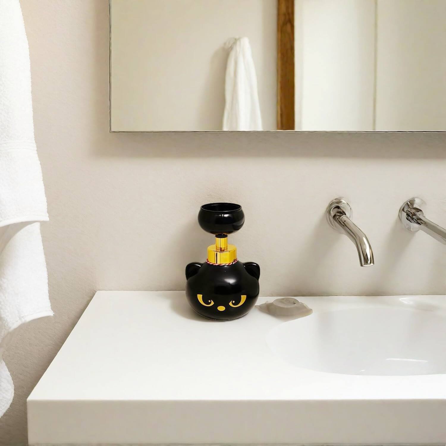 Angle. Giantpower - 2 Pack Cute Cat Paw Foam Soap Dispenser 16oz - Black.