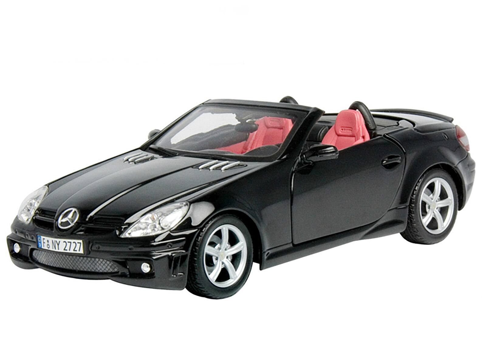 Angle. Motormax - 2005 Mercedes SLK55 AMG Black 1/18 Diecast Model Car by Motormax - Black.