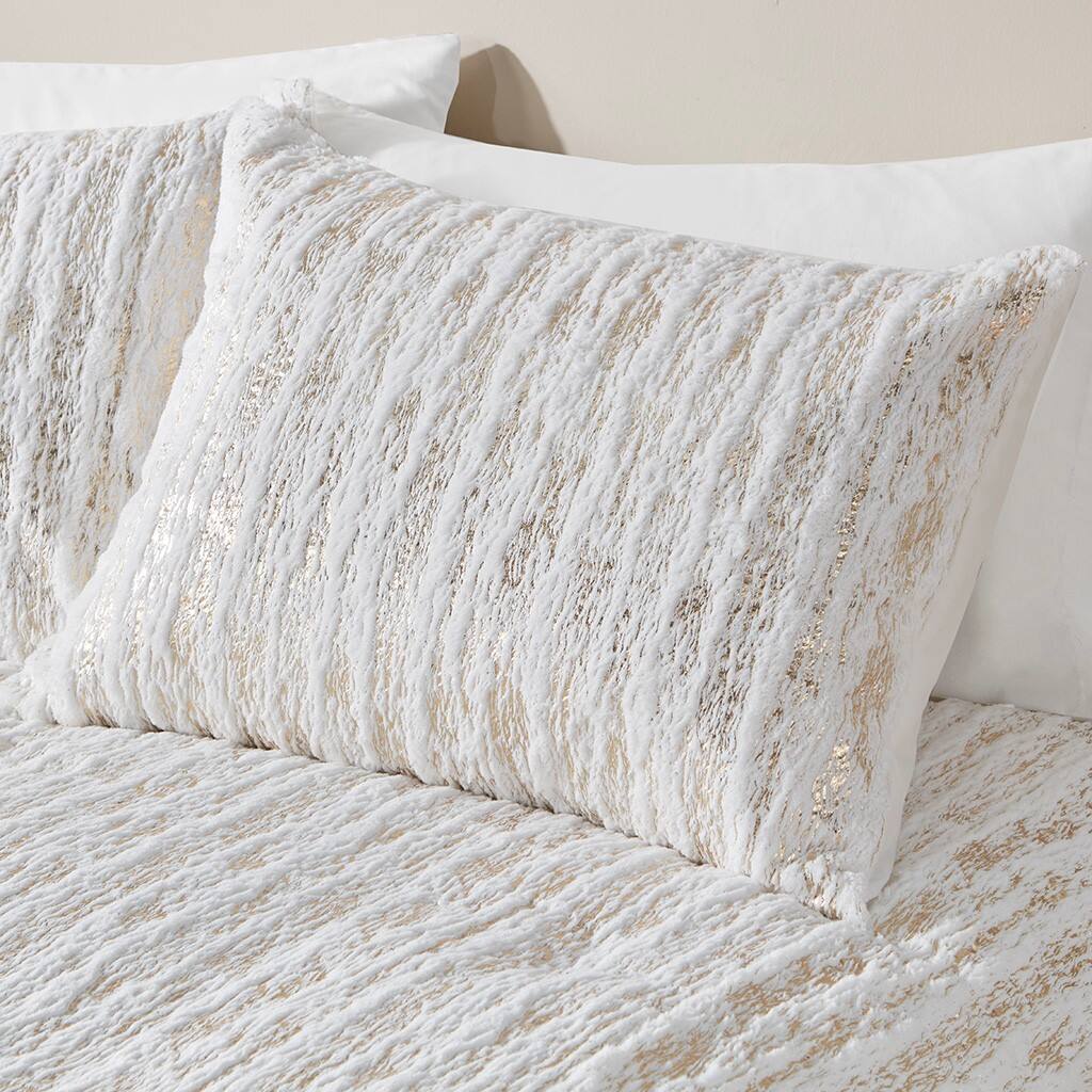 Alt View 2. Gracie Mills - Gracie Mills Maelona Metallic Print Faux Fur Comforter Set - White/Gold.