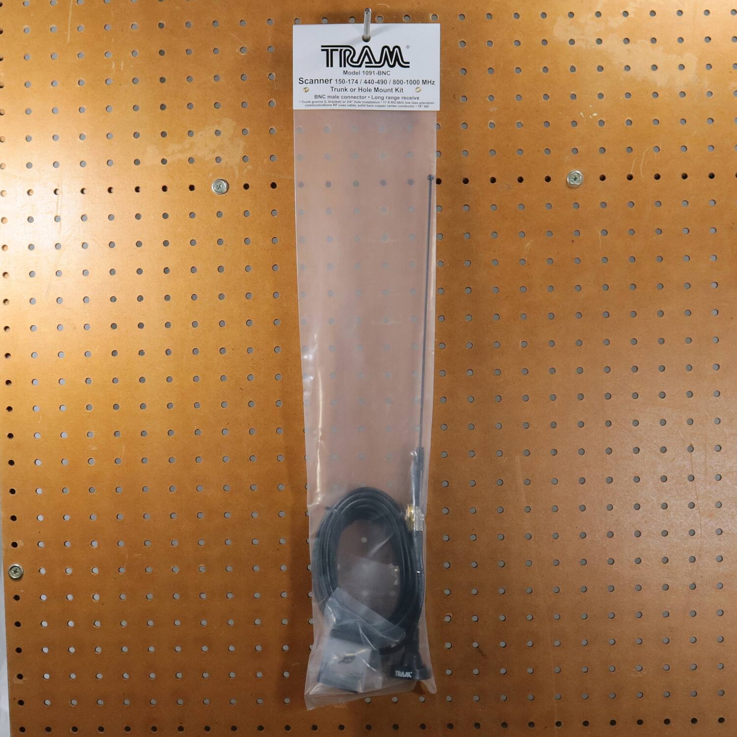 TIRAM  
Model 10  
Scanner  
Trunk or Hol  
BNC male connector  
156.174 440-490 - 800-1000 MHz  
Long range receive  
TRAM