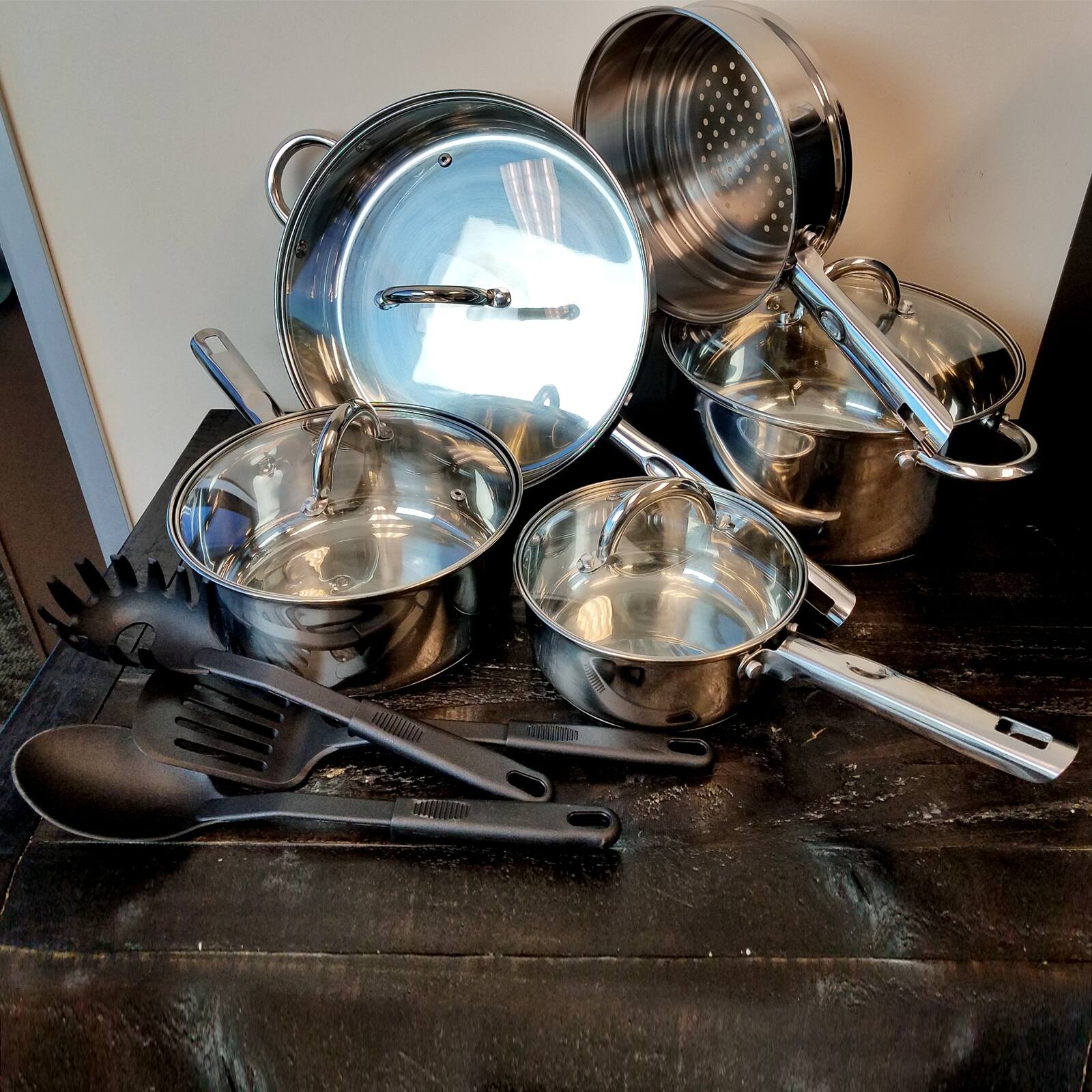 Alt View 3. Gibson - Gibson Home Abruzzo Stainless Steel 12 Piece Cookware Set - Silver.