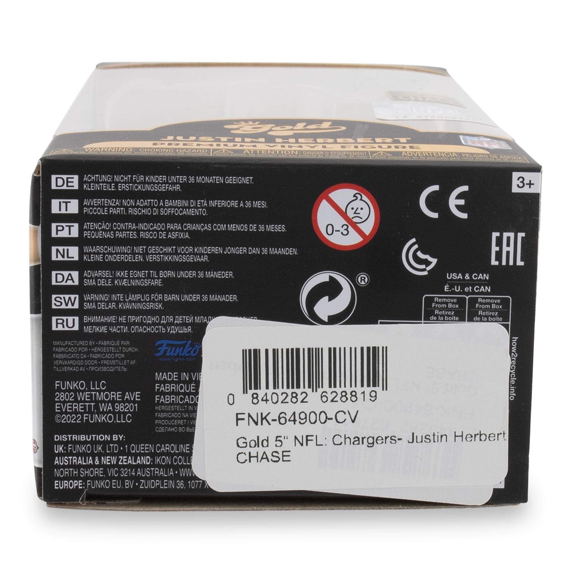 **Justin Herbert**  
**NFL Player Figure**

**Warning: Choking Hazard**  
**Attention: Petite pièce risquant d'asphyxier**  
**Advertencia: Peligro de asfixia**  
**Achtung: Nicht für Kinder unter 36 Monaten geeignet**  
**Attenzione: Non adatto ai bambini di età inferiore ai 36 mesi**  
**Attention: Contra-indicado para crianças com menos de 36 meses**  
**Waarschuwing: Niet geschikt voor kinderen jonger dan 36 maanden**  
**Advarsel: Ikke egnet til barn under 36 måneder**  
**Varning: Inte lämpig för barn under 36 månader**  
**Предупреждение: Не подходит для детей младше 36 месяцев**  
**Avertis: Ne convient pas aux enfants de moins de 36 mois**  
**E.U. et CAN**  
**Remove from Box**  
**Retirer de la boîte**  
**De la boite**

**3+**

**CE**  
**EAC**


