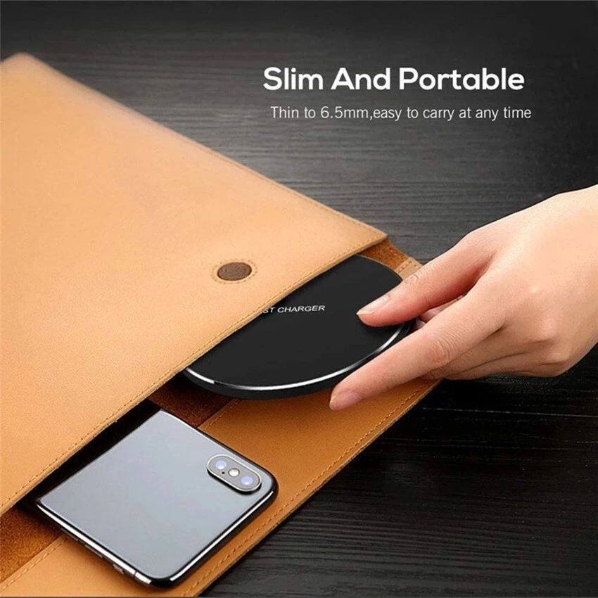 Slim And Portable  
Thin to 6.5mm, easy to carry at any time  
WIRELESS CHARGER