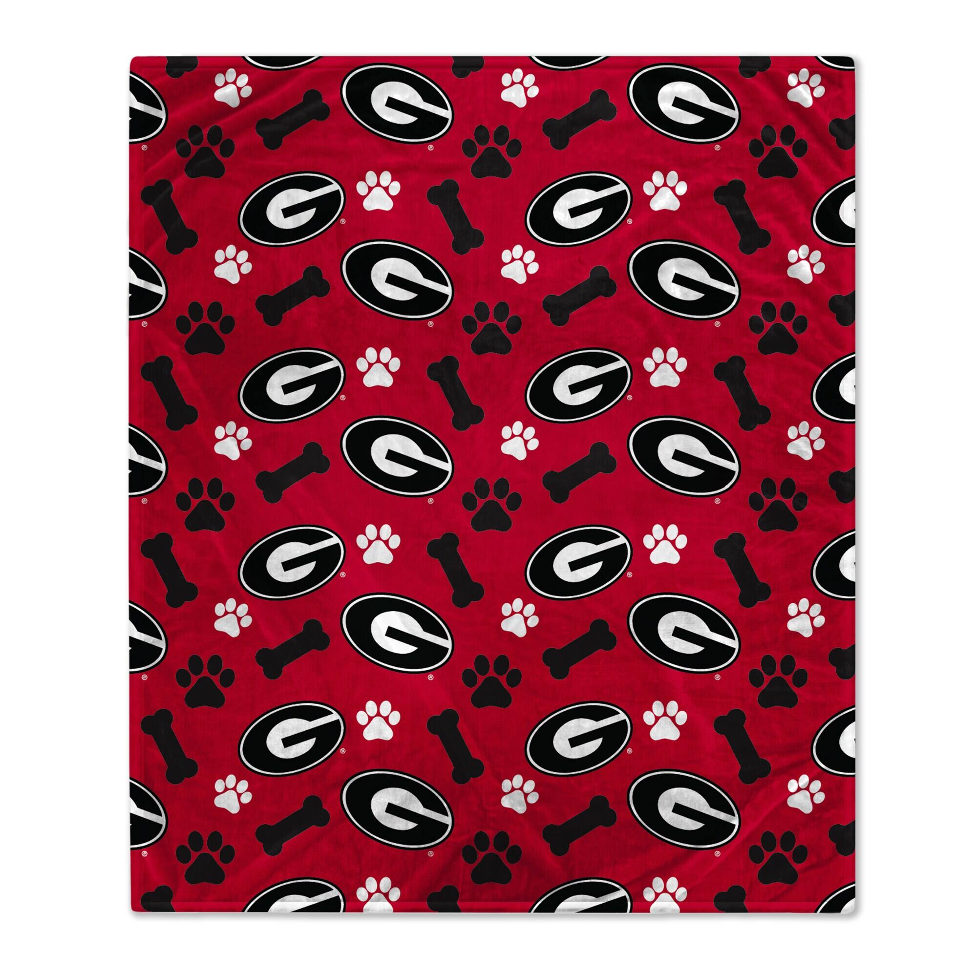 Front. Pegasus - Georgia Bulldogs 40" x 50" Lightweight Bones Flannel Fleece Pet Blanket - Red.