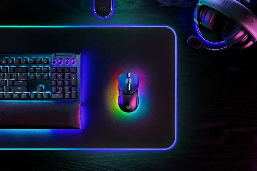 The text on the image reads "RAZER 10.11 - 9.11.2014".