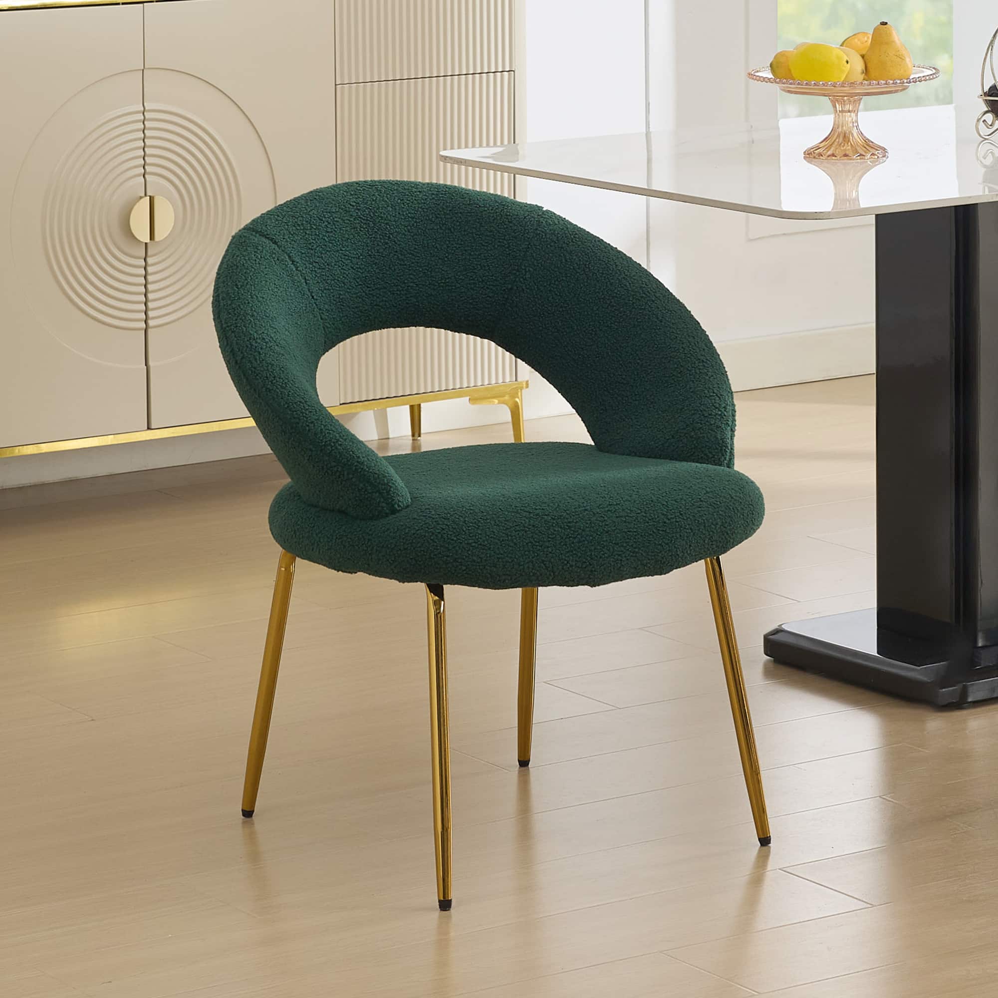 GOODSILO - Luxury Velvet Dining Chair with Curved Backrest and Elegant Metal Legs for Modern Kitchen or Dining Room - Green