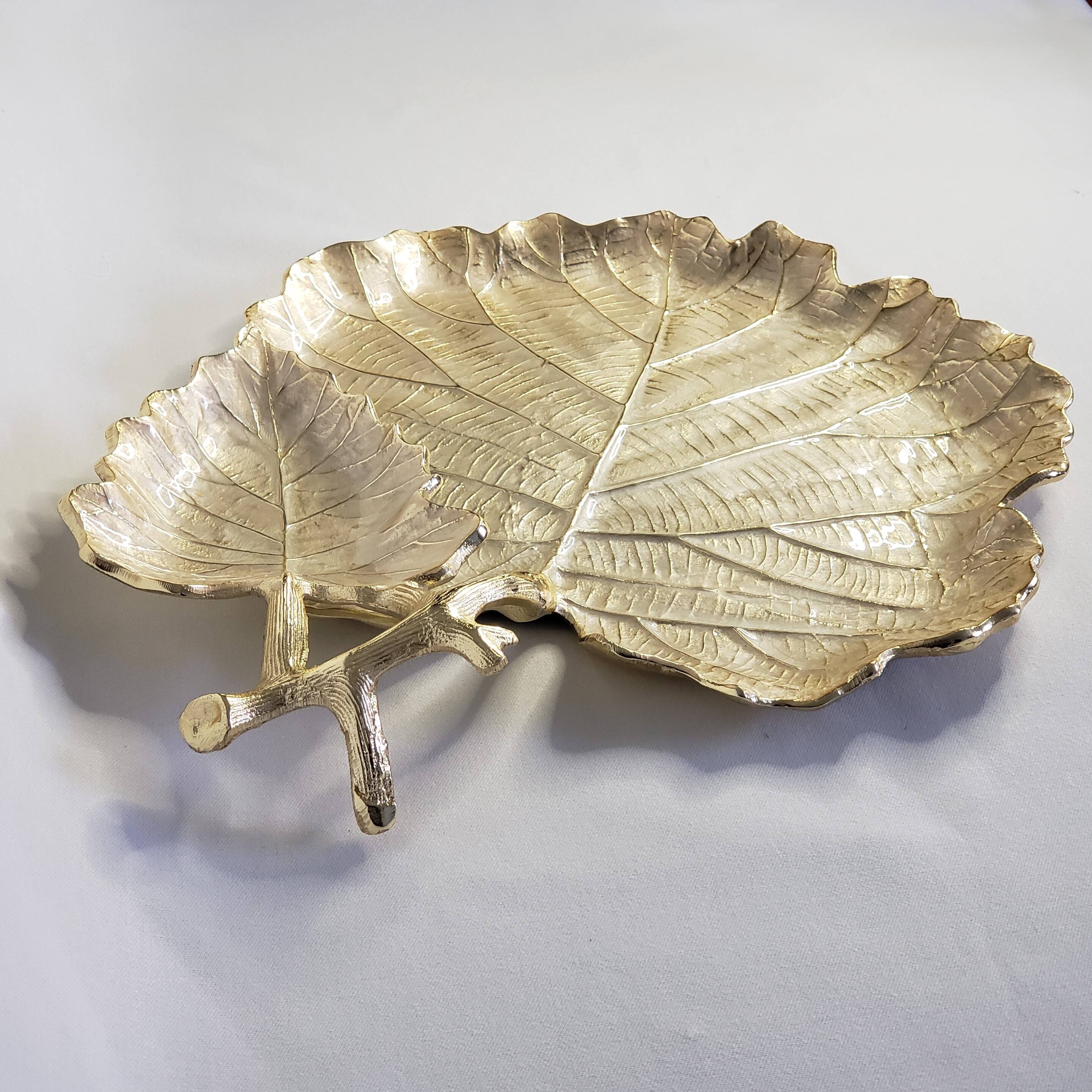 Angle. Jiallo - Stainless Steel Gold Leaf chip and dip - Gold.