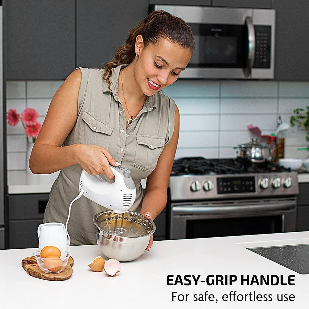 EASY-GRIP HANDLE  
For safe, effortless use