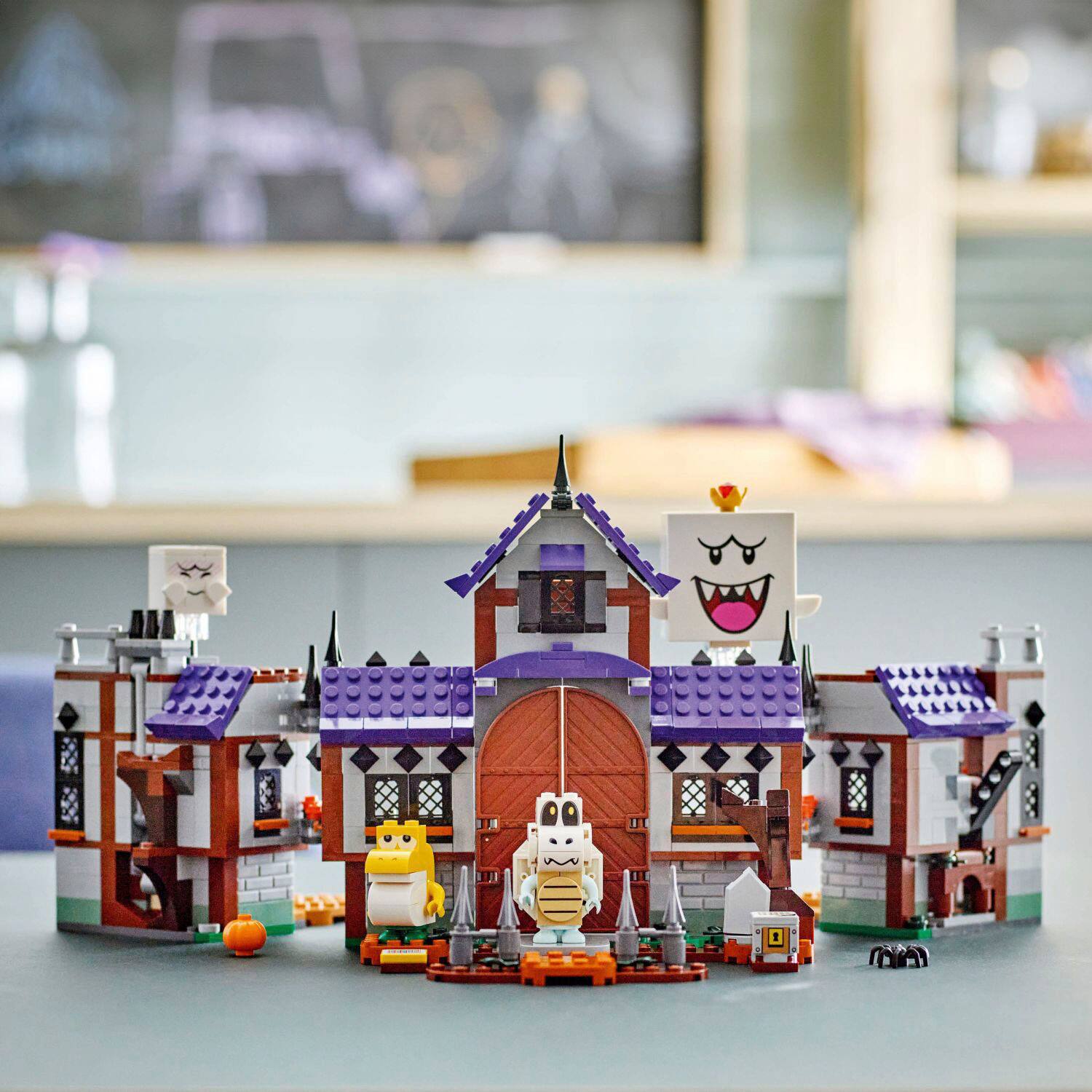 Alt View 13. LEGO - Super Mario King Boo’s Haunted Mansion Set and Ghost Toy 71436.