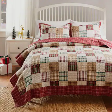 Front. BreeBe - Oxford Red Quilt Set 3-Piece Full/Queen - Red.