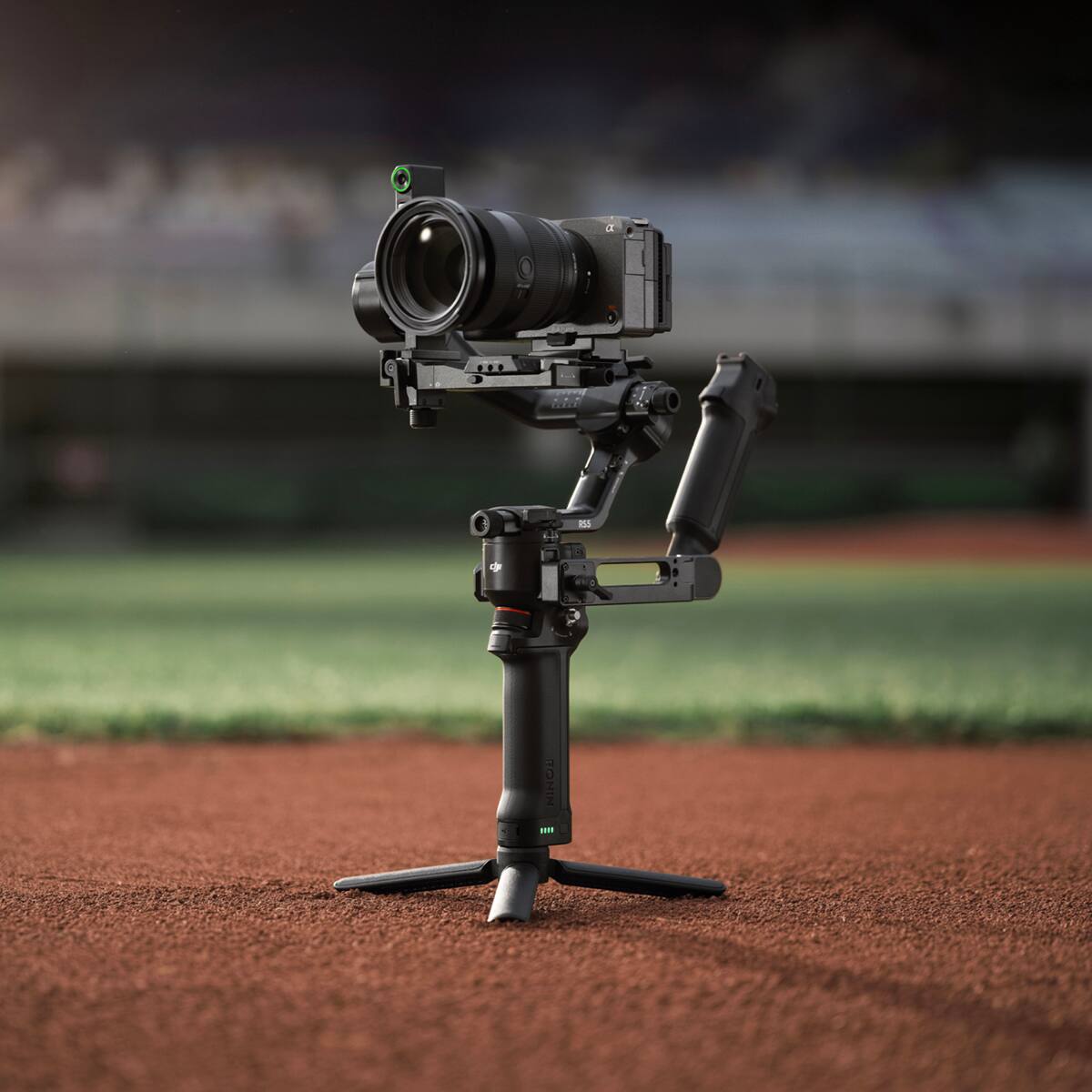 Alt View 7. DJI - DJI RS 5 Gimbal Combo Kit with AI Tracking Module & Briefcase Handle.