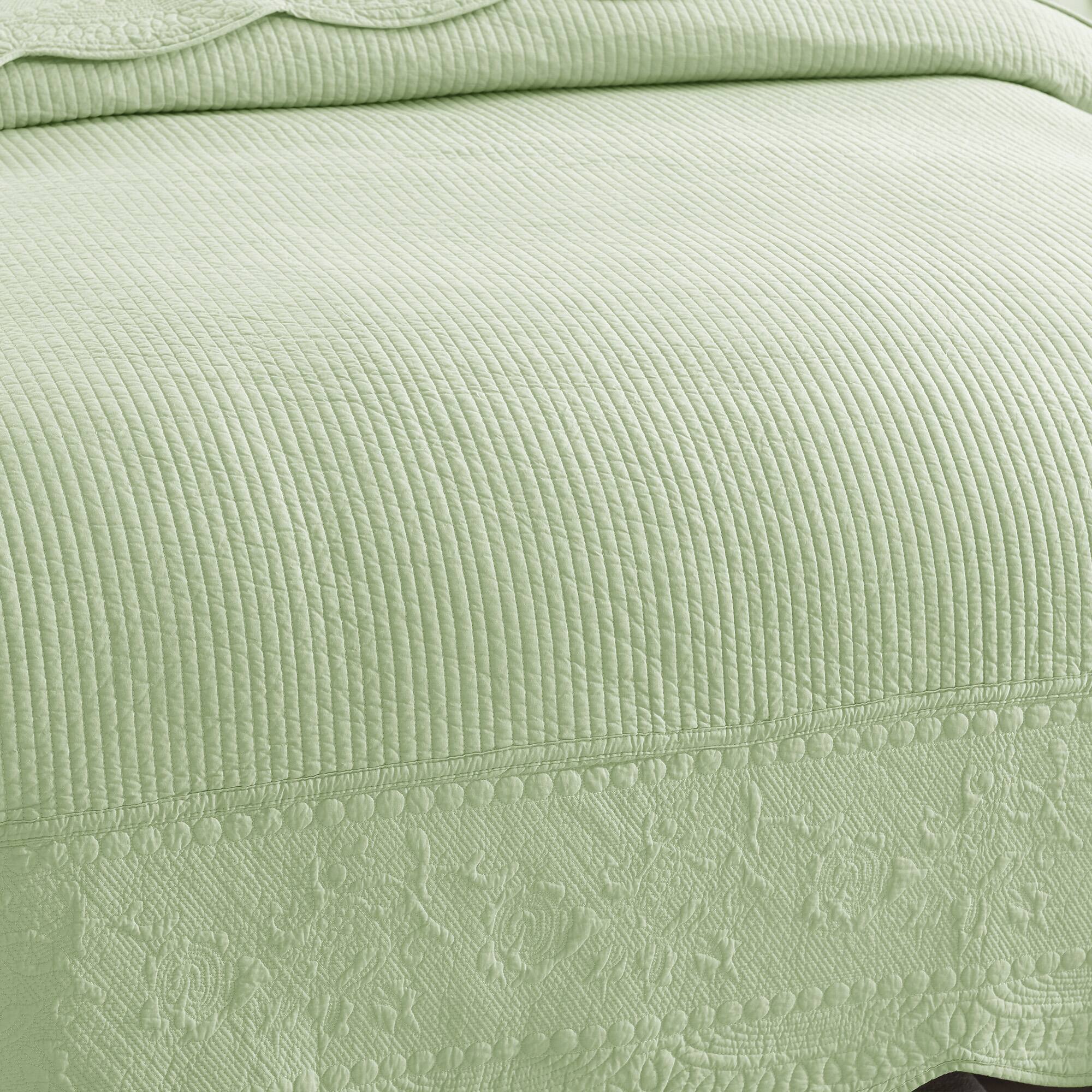 Alt View 1. MarCielo - Marcielo 3 Piece 100% Cotton Oversized Bedspread Lightweight Quilt Set - Green.