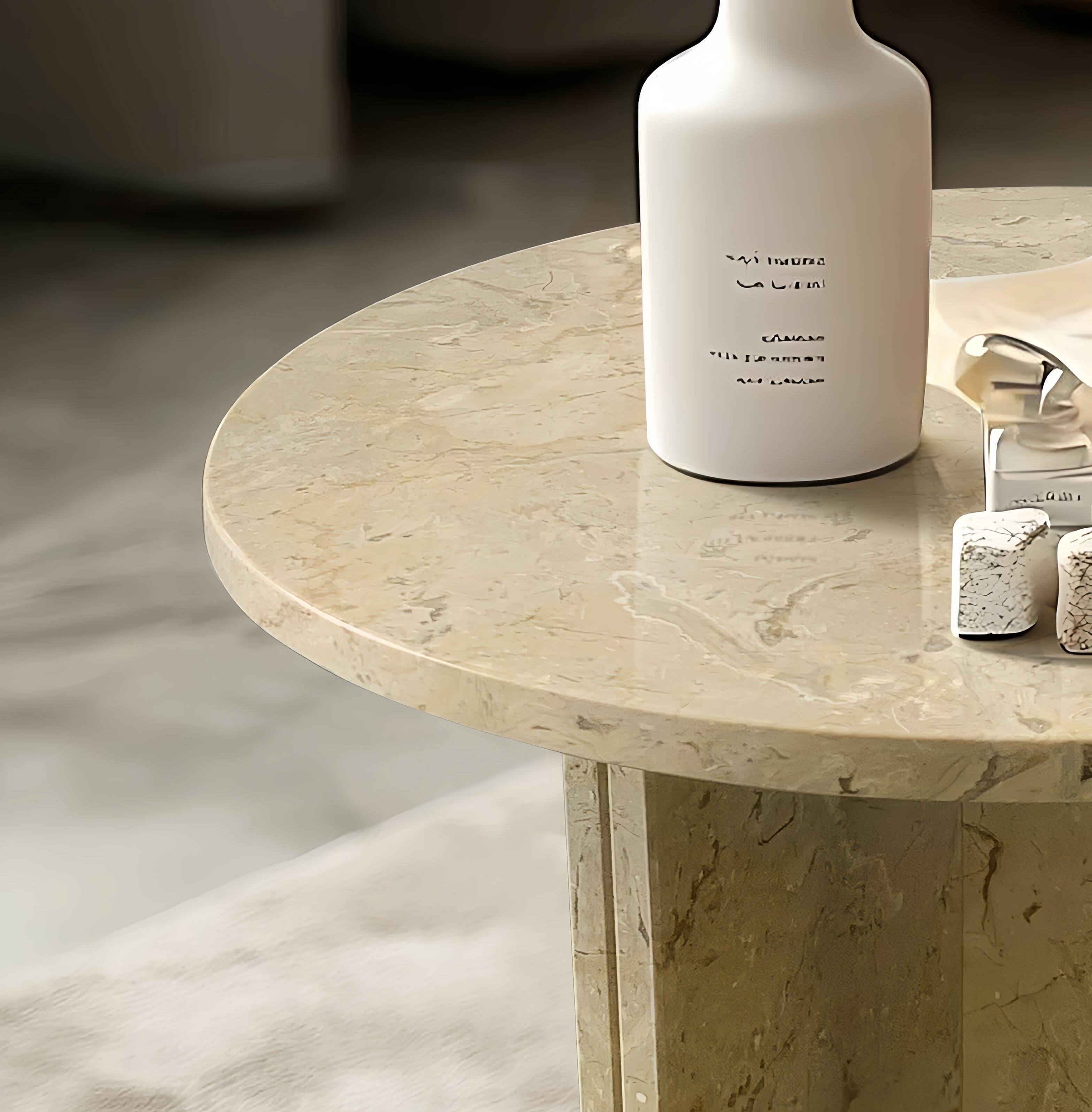 The text on the image reads:

"INUNC L n  
PARnAY AN  
E"