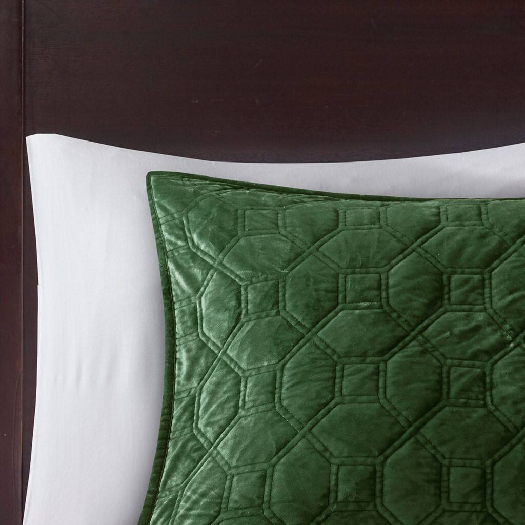 Alt View 3. Gracie Mills - Gracie Mills Gayle 3-Piece Casual Geometric Velvet Quilt Set - Green.