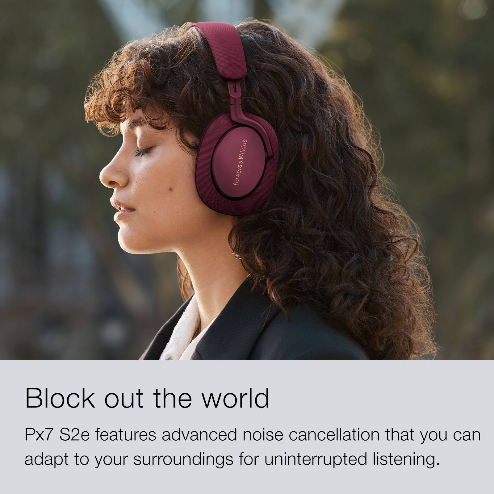 Block out the world with the Px7 S2e. This headset features advanced noise cancellation technology that allows you to adapt to your surroundings for uninterrupted listening.