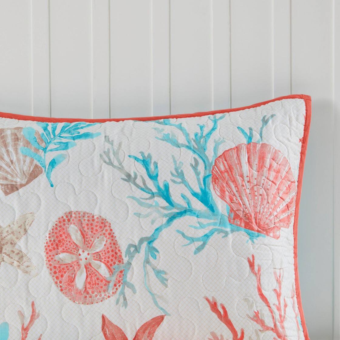 Alt View 2. Gracie Mills - Gracie Mills Koreen 6-Piece Coastal Bliss Cotton Sateen Quilt Set with Throw Pillows - Coral.
