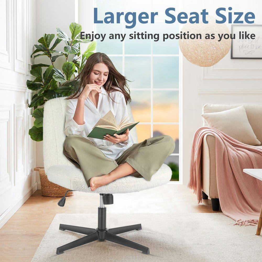 Larger Seat Size  
Enjoy any sitting position as you like