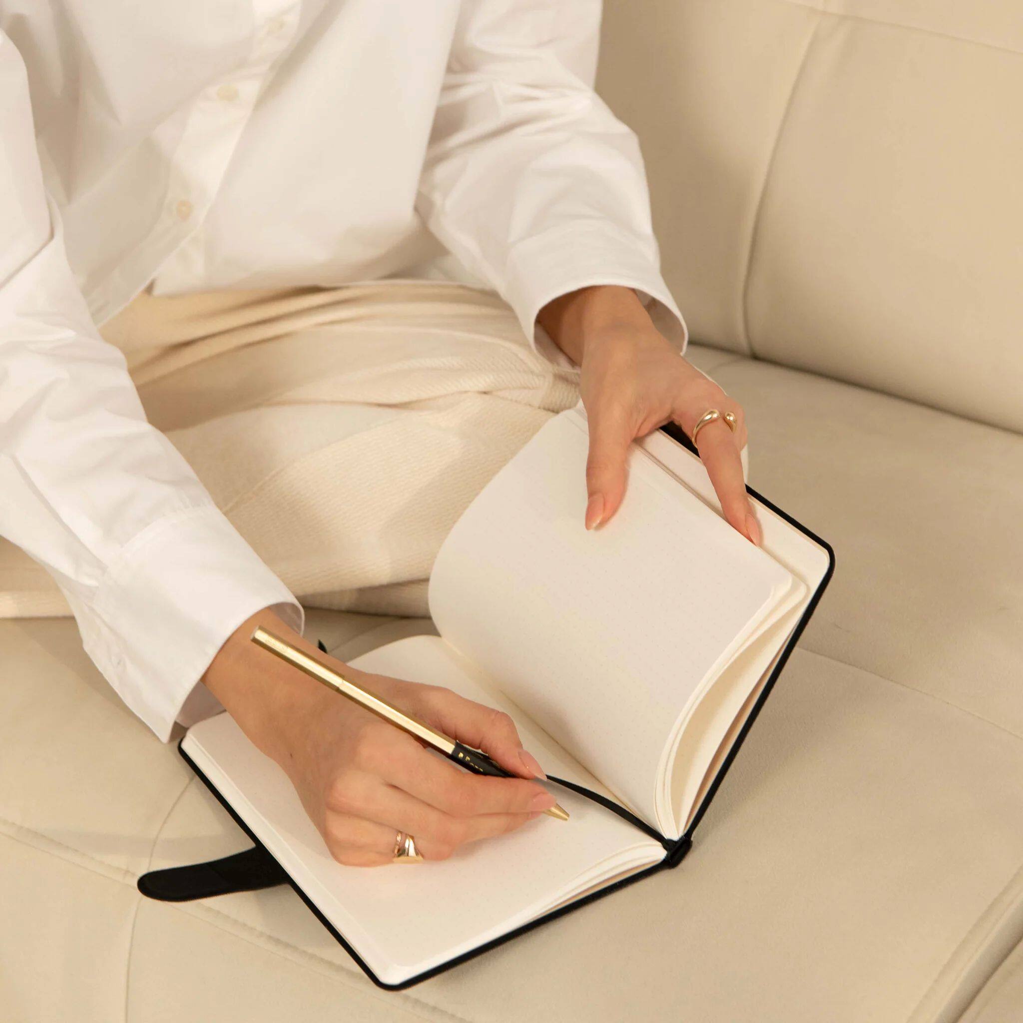 Alt View 3. Burga - Premium look notebook, perfect for organizing your routine or writing random thoughts.