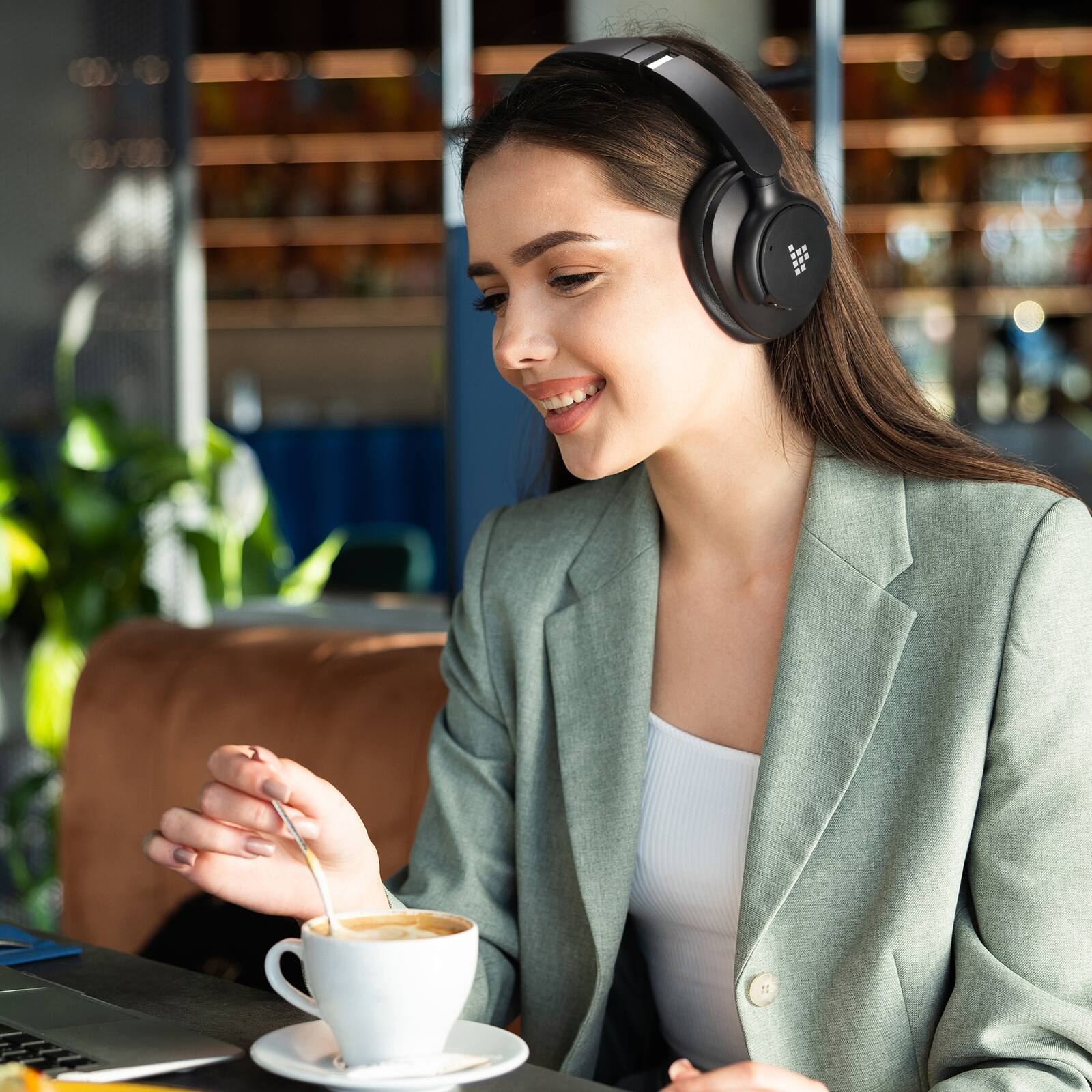 Alt View 12. Tronsmart - Q20 Active Noise Cancelling Headphones, Wireless Over-Ear Bluetooth Headphones, 60H Playtime, Deep Bass, Comfort Fit - Black.