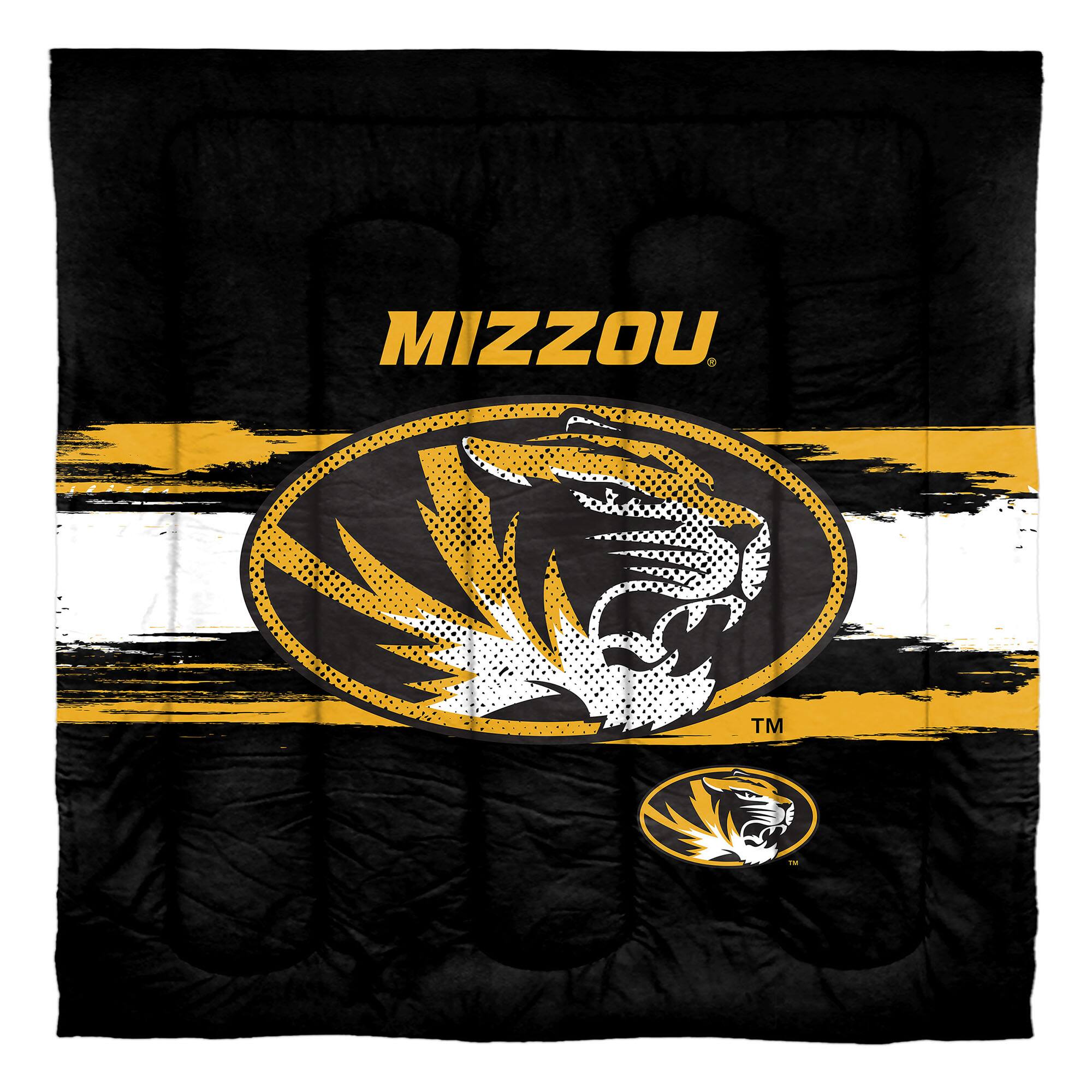 Angle. Sweet Home Collection - NCAA Missouri Tigers football Comforter & Sham Set- Full/Queen - Multicolored.