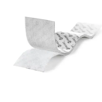 The text on the image reads:

"0 GvoR OveLc VveLono LCRO, VeLCRO"

Corrected and grouped text:

"0 GvoR OveLc VveLono LCRO, VeLCRO"