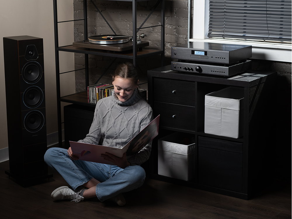 Alt View 7. Rotel - CD11MKII CD Player - Black.