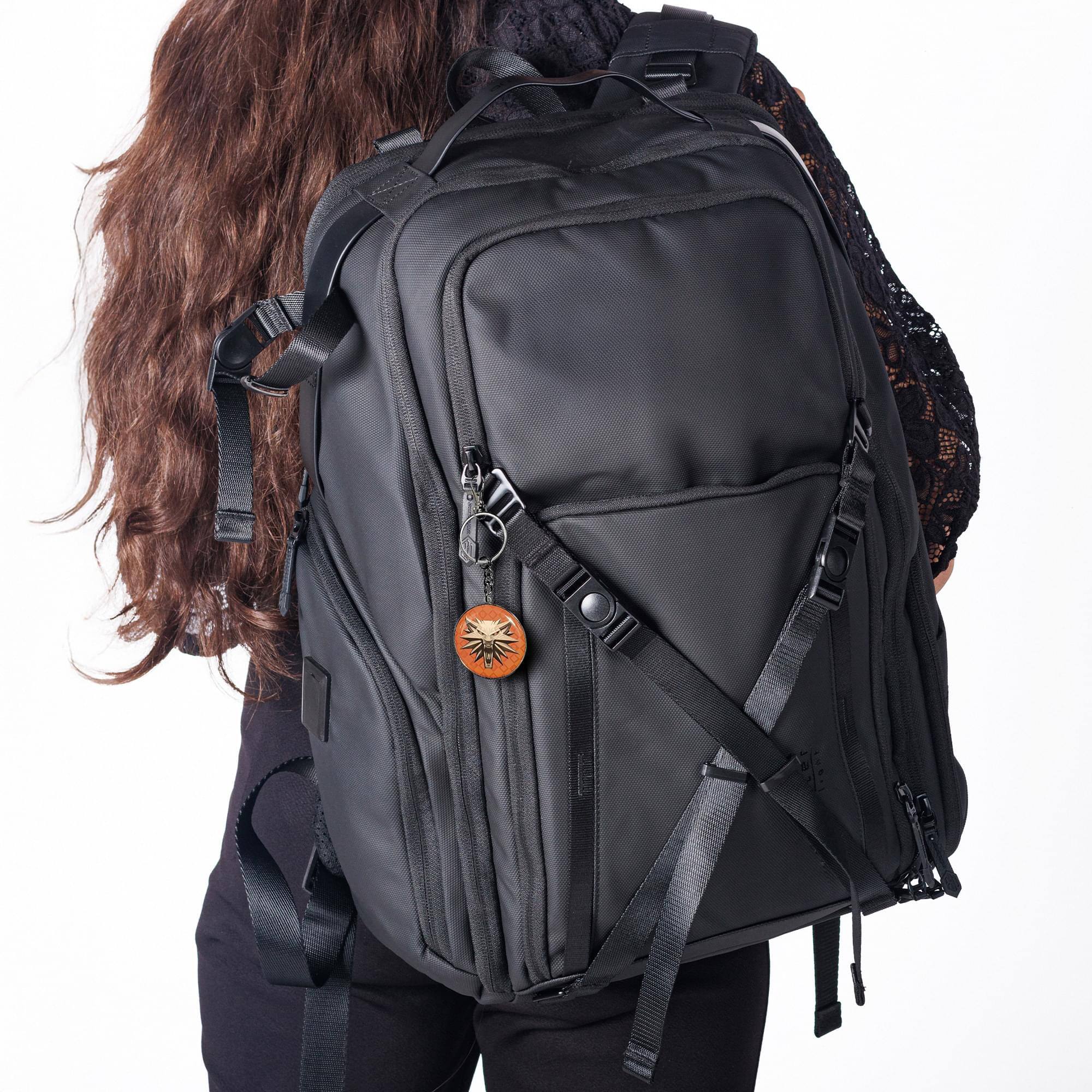 Alt View 2. Dark Horse Comics - The Witcher 3 Wild Hunt Enamel Keychain | School of the Wolf - Orange.