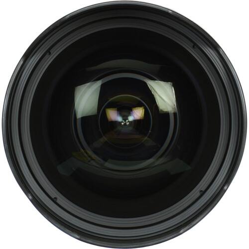 Back. Canon - Canon EF 11-24mm f/4L USM Lens (9520B002) 64GB Card Architecture Photography Bundle - Black.