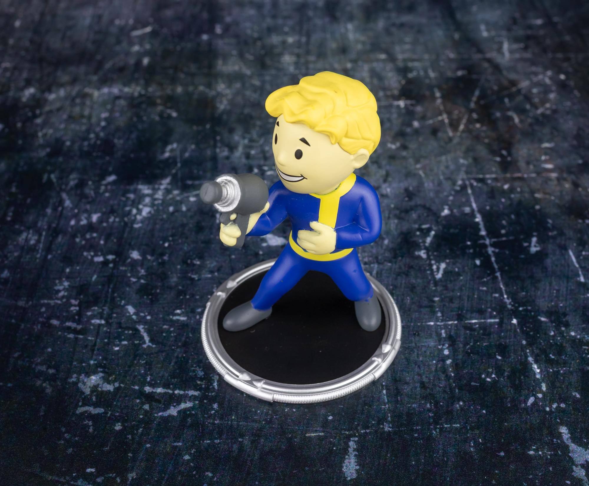 Alt View 4. Toynk - Fallout Vault Boy (Gun) 3-Inch Mini Figure - Multi-Colored.
