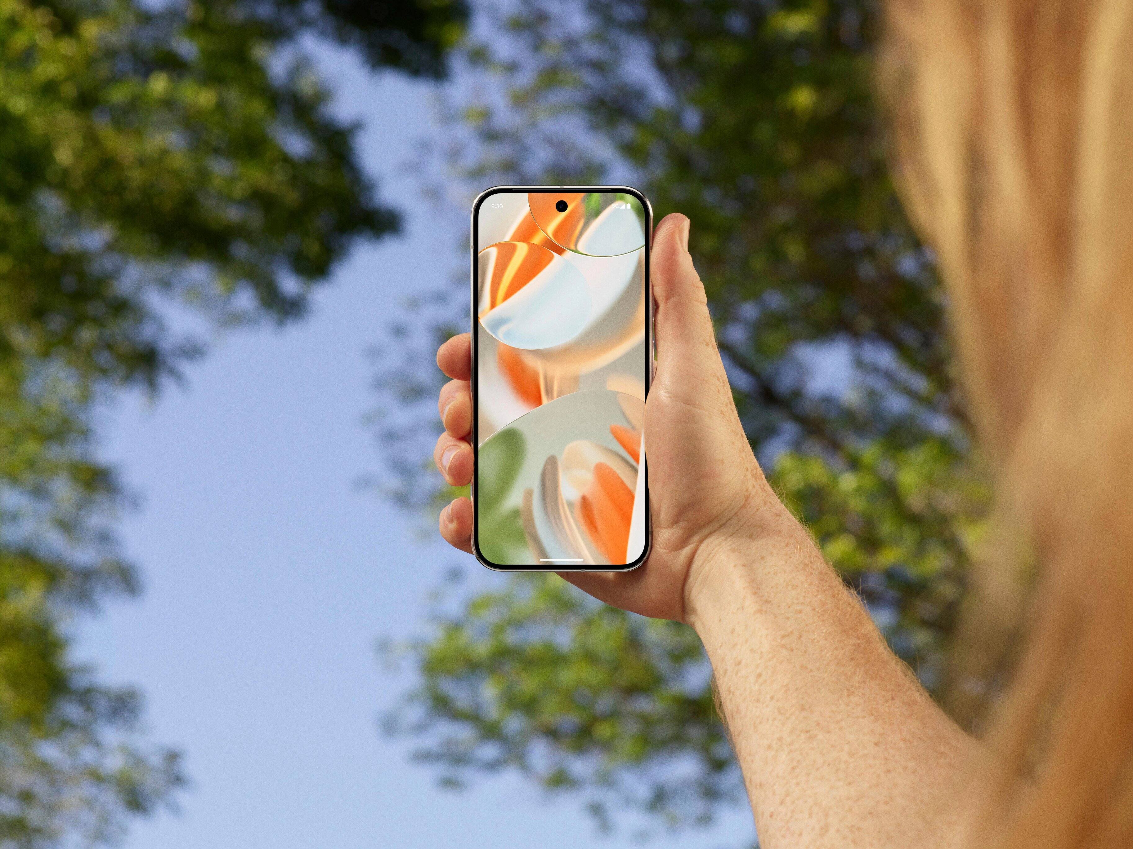 Alt View 22. Google - Pixel 9 Pro 128GB (Unlocked) - Porcelain.