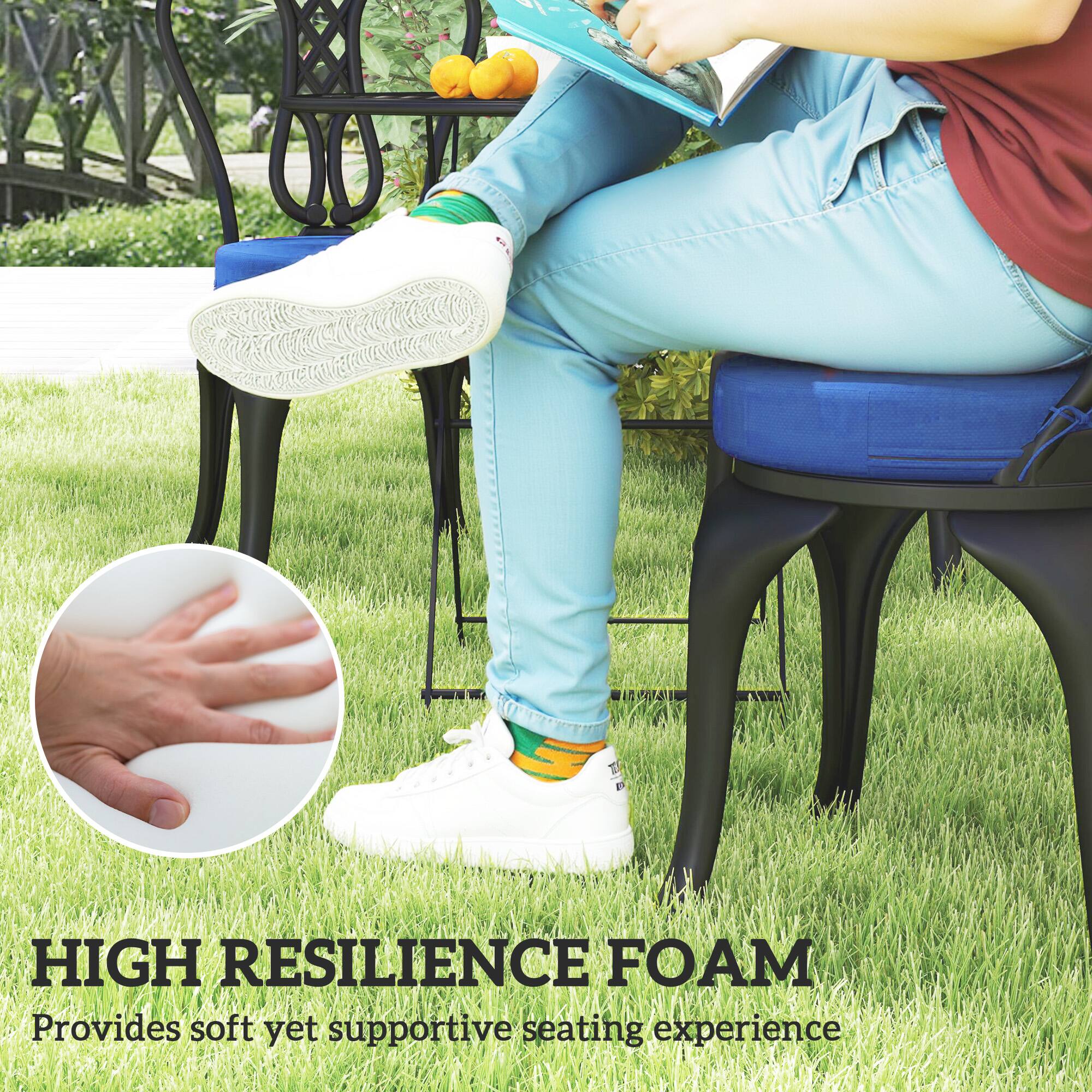 HIGH RESILIENCE FOAM
Provides soft yet supportive seating experience