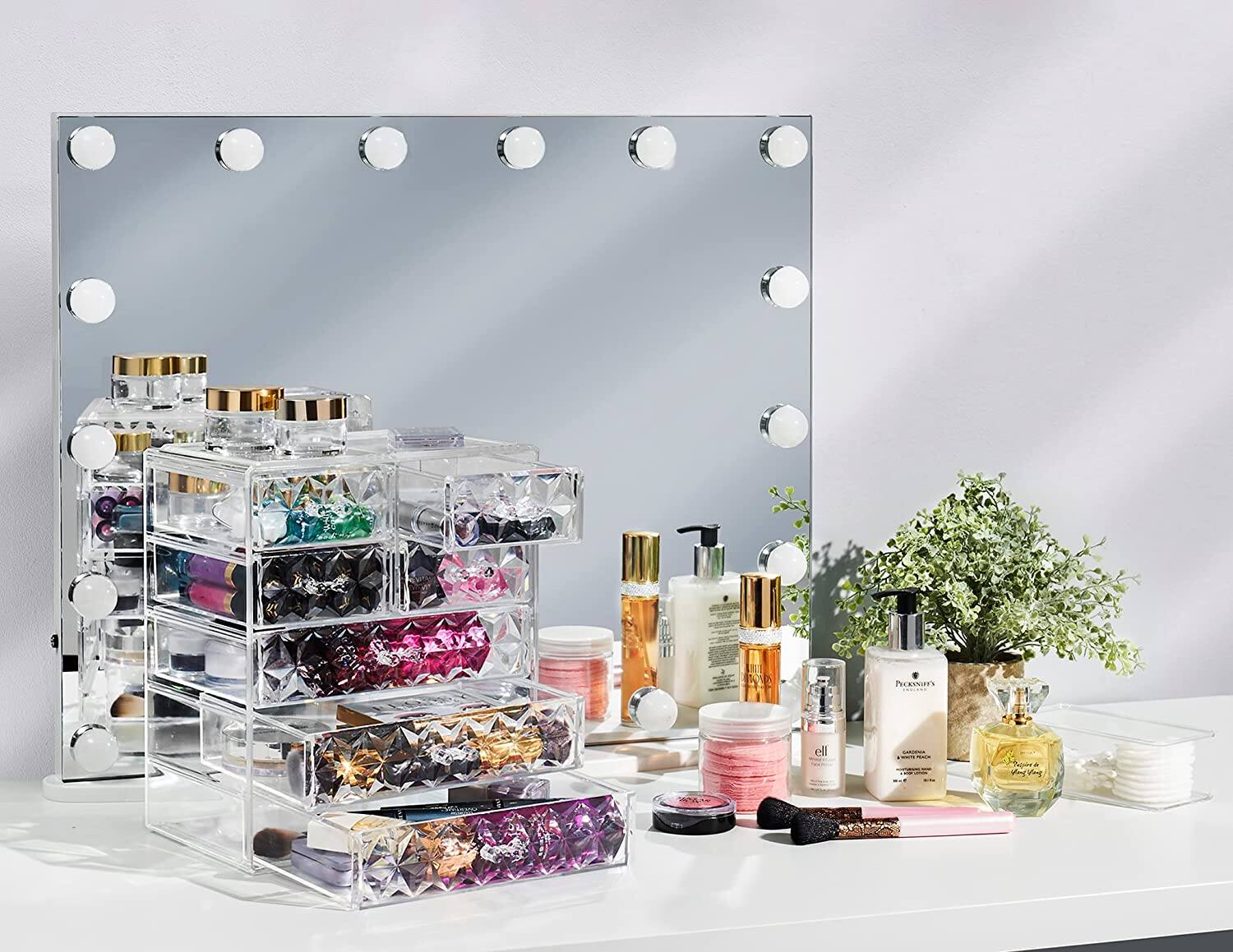 The text in the image reads:

- "PICKNEY'S"
- "CARAMEL"
- "Jungle de Parfum"