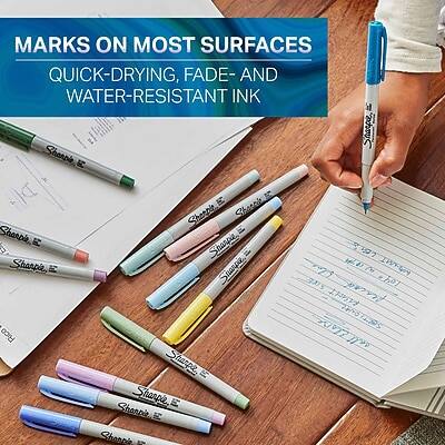 MARKS ON MOST SURFACES  
QUICK-DRYING, FADE- AND WATER-RESISTANT INK  

Sharpie