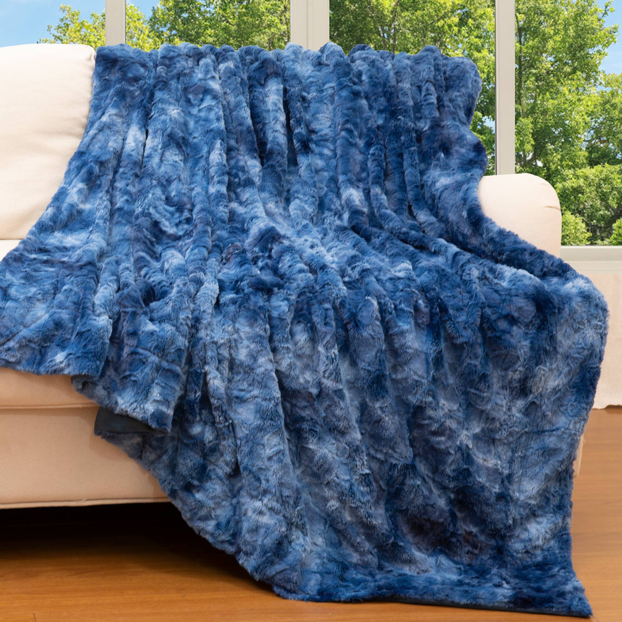 Front. Cheer Collection - Cheer Collection Faux Fur Throw Blanket for Couch, Beds, Bedroom and Living Room - Blue.