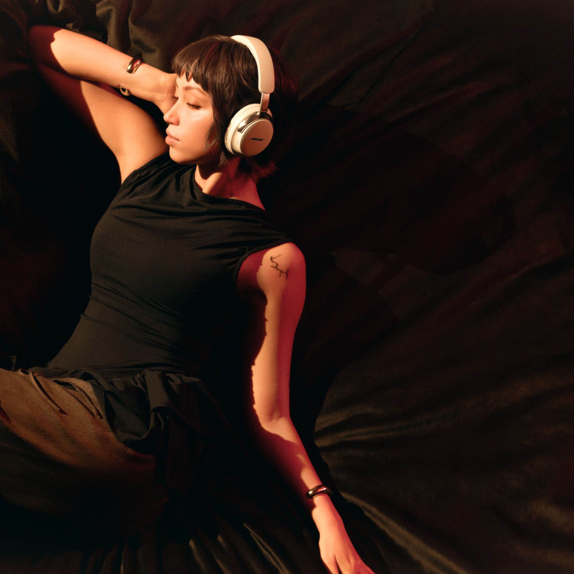 Alt View 5. Bose - QuietComfort Ultra Headphones (2nd Gen) - White.