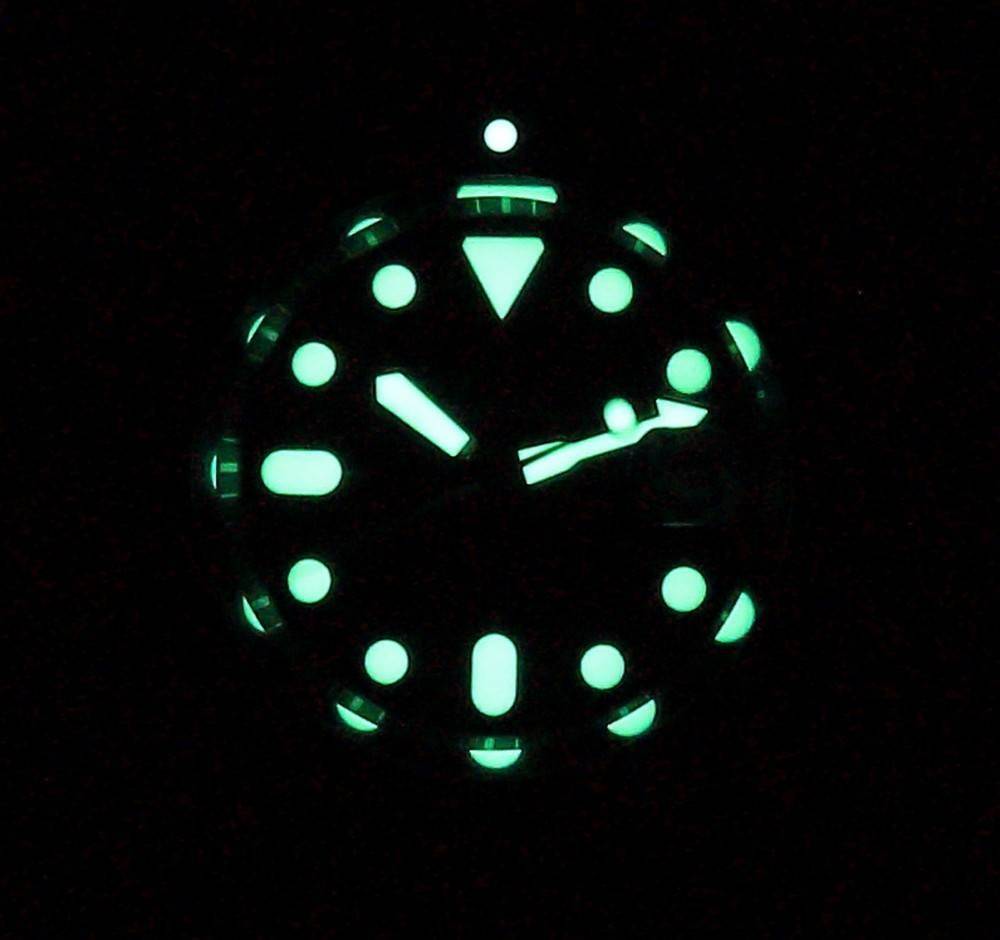 Angle. RATIO - FreeDiver Green Dial Sapphire Crystal Stainless Steel Automatic RTB205 200M Men's Watch - Silver.