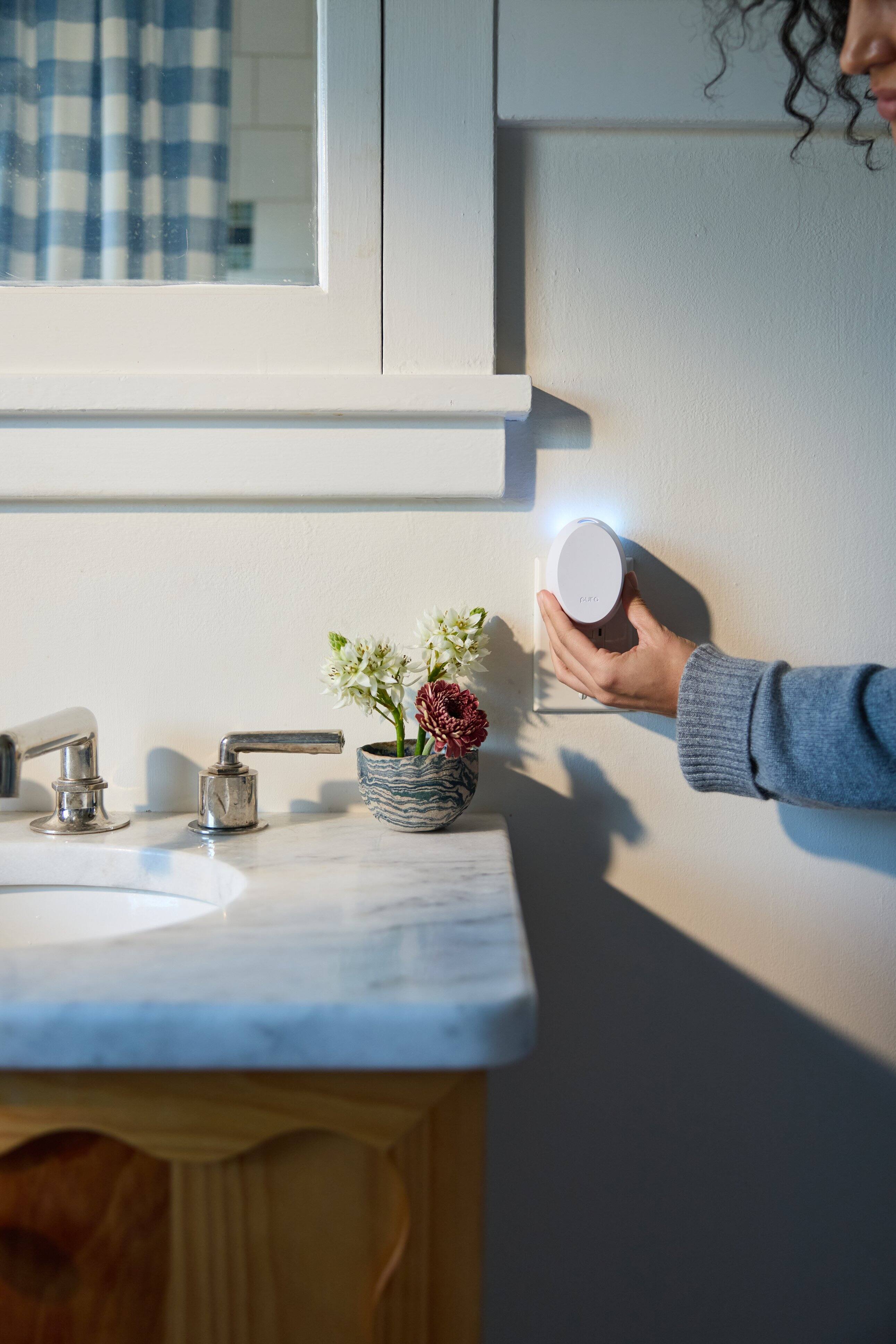 Alt View 6. Pura - Pura Mini Smart Home Fragrance Diffuser - White.