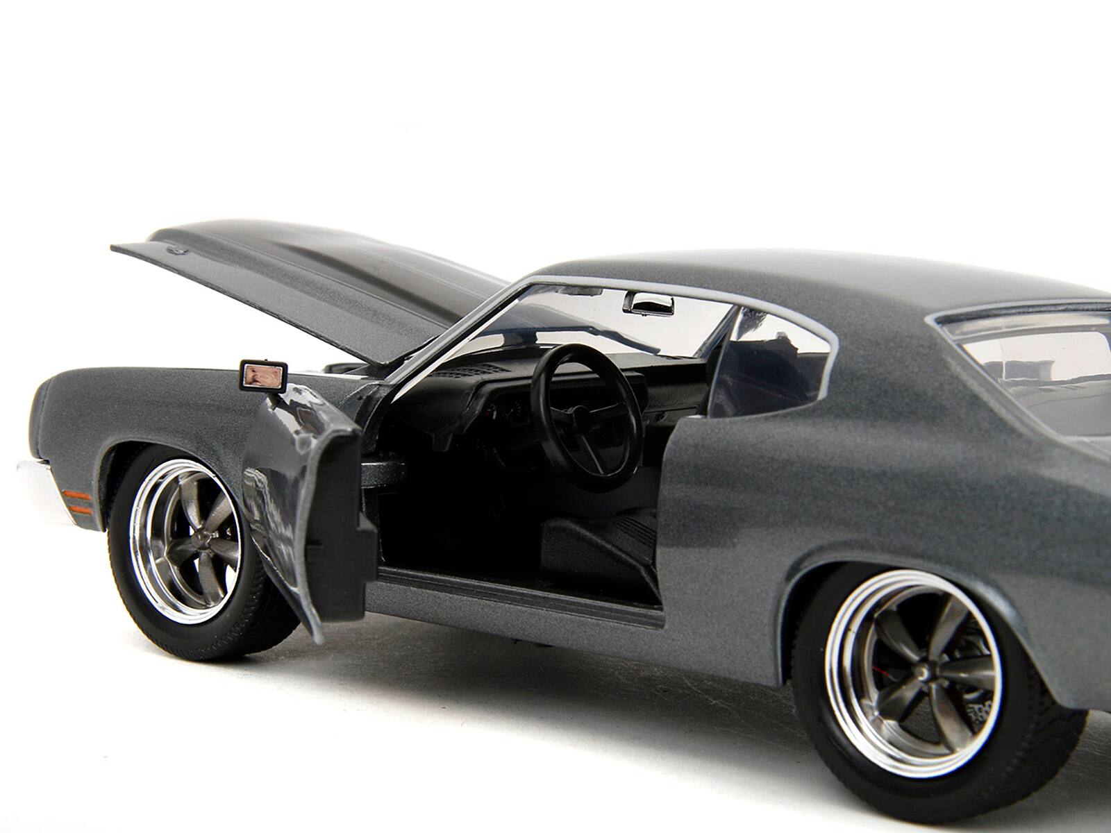 Left. Jada - 1970 Chevrolet Chevelle SS Gray Metallic with Black Stripes "Fast & Furious" (2009) Movie "Fast & Furious" Series 1/24 - Gray Metallic With Black.