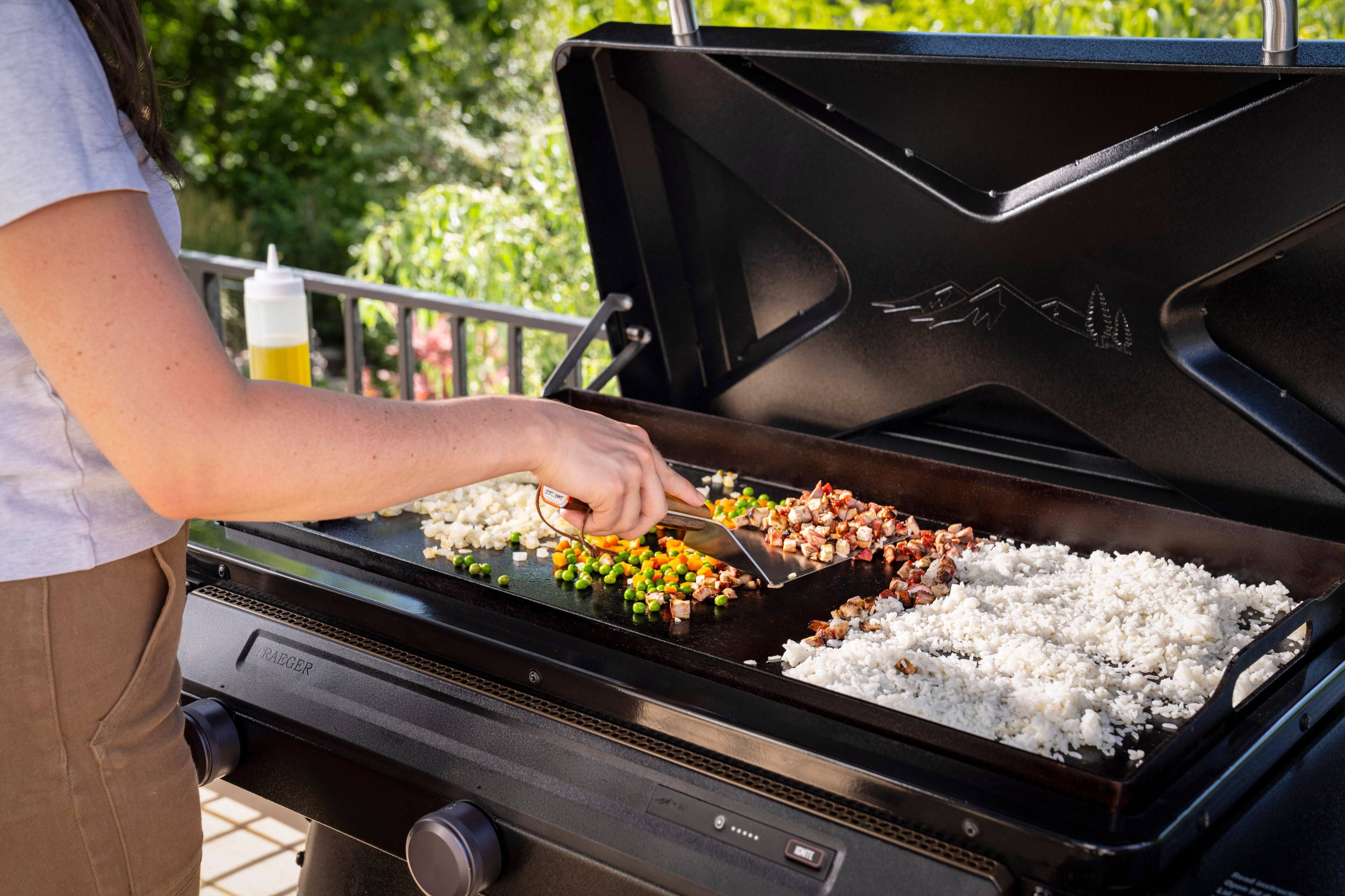 Alt View 16. Traeger Grills - Flatrock Flat Top Gas Grill - Black.