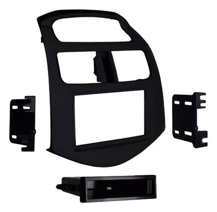 Front. Metra - Dash Kit for Select 2013-2015 Chevrolet Spark DIN DDIN - Black.