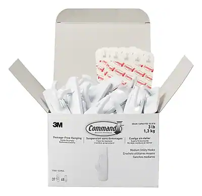 3M Command
Damage-Free Hanging Suspension
Suspension sans dommages
Cuelga sin dañar
Medium Utility Hooks
Crochets utilitaires moyens
Ganchos de utilidad medianos
3 lb
1.3 kg
37 pieces
37 unidades
37 pièces