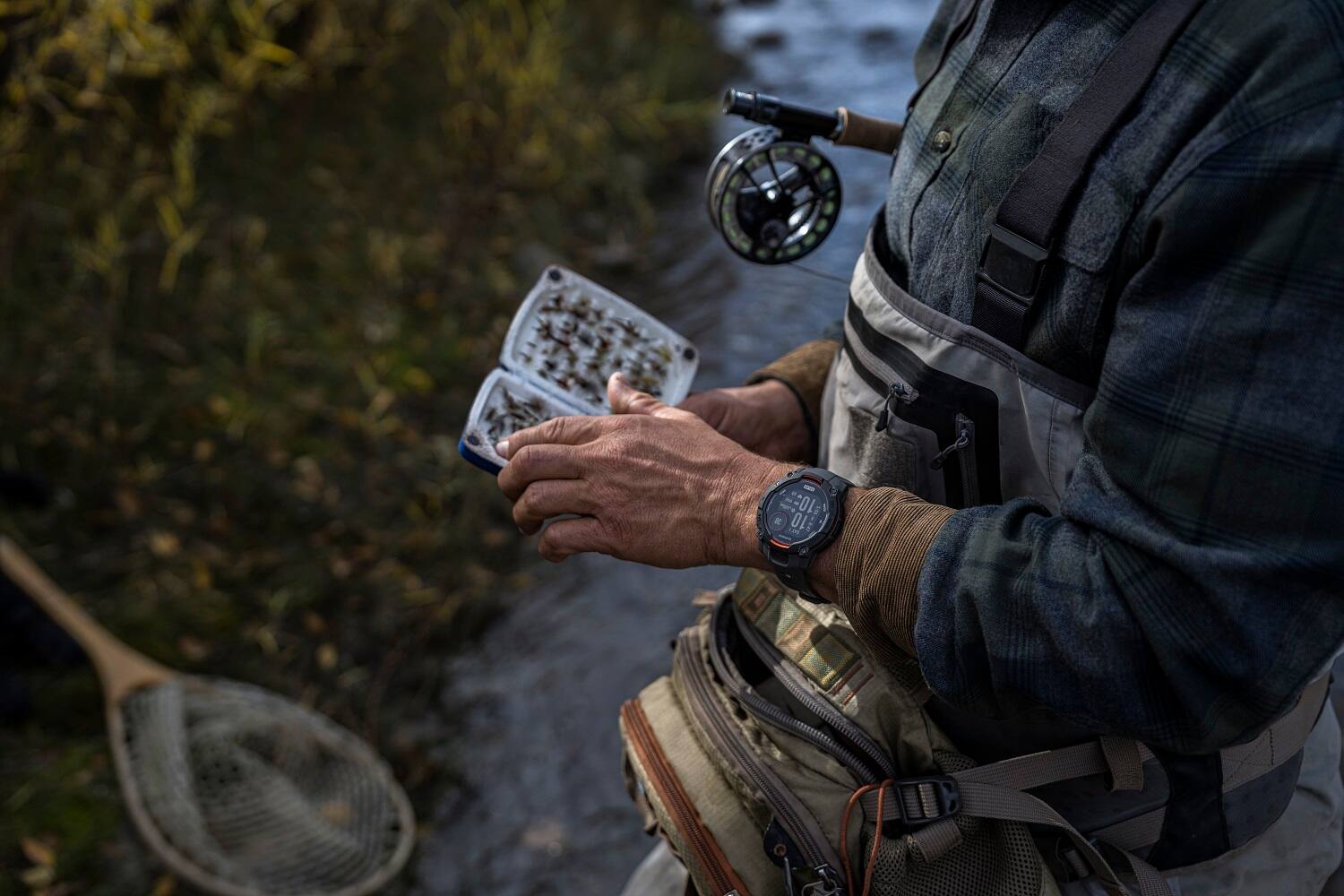 Alt View 5. Garmin - Garmin Instinct 3 50mm Outdoor GPS Smartwatch, 24 Days Battery Life Charcoal Bundle - Off-White.