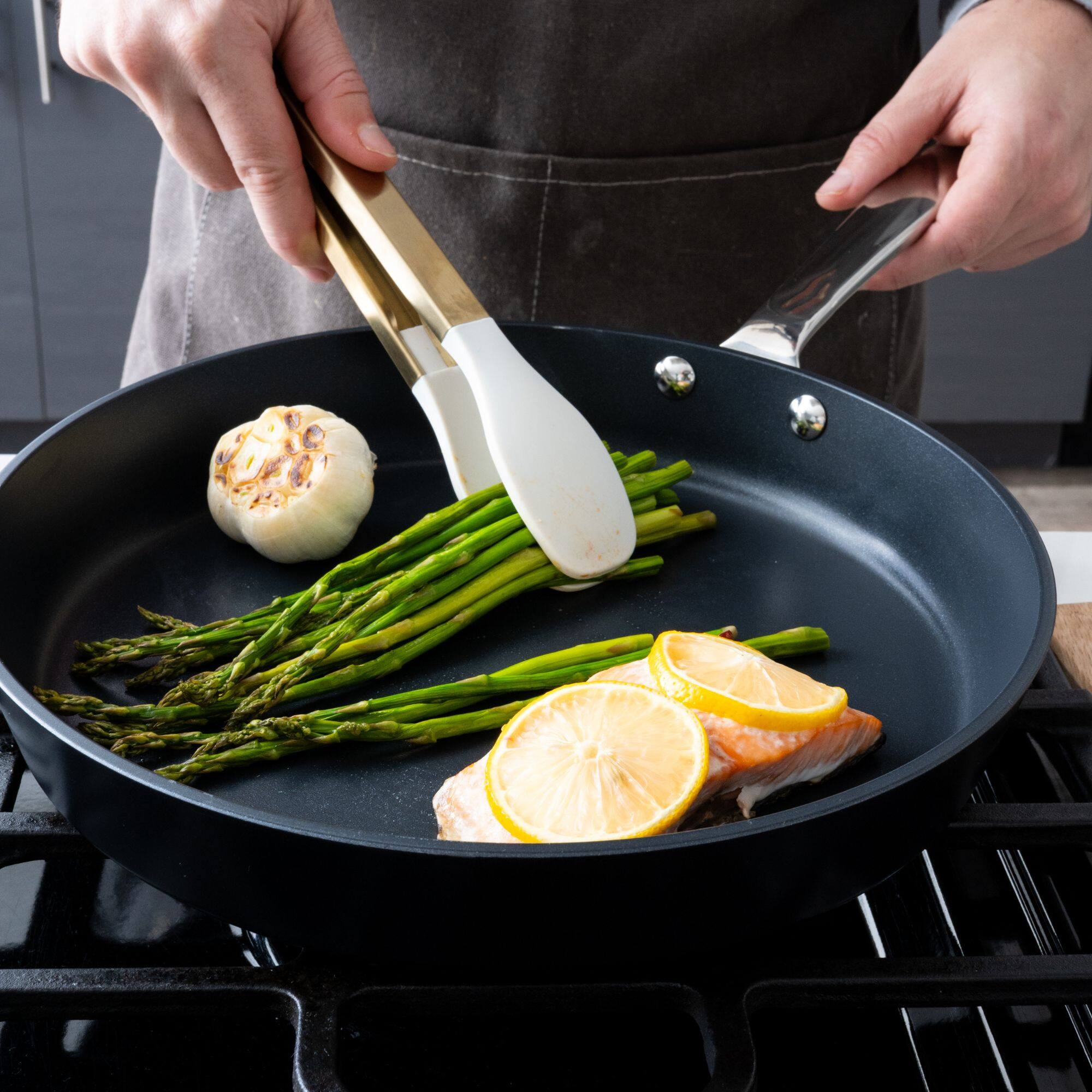 Angle. Alva - Alva Maestro 11" Ceramic Nonstick Frying Pan – Oven & Induction Safe - Black.