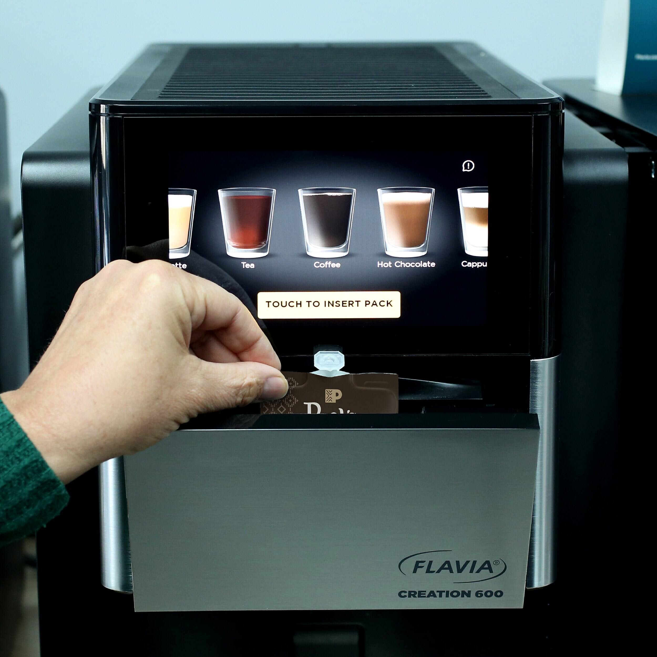 D  
Tea  
Coffee  
Hot Chocolate  
Cappu  
TOUCH TO INSERT PACK  
D  
FLAVIA  
CREATION 600